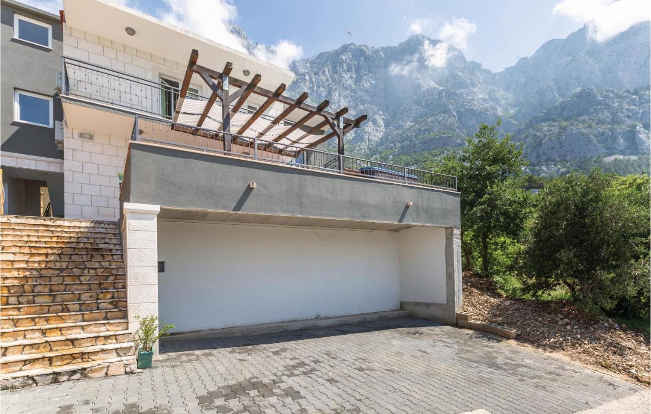 Apartment 2 Bedroom Beautiful Apartment In Makarska