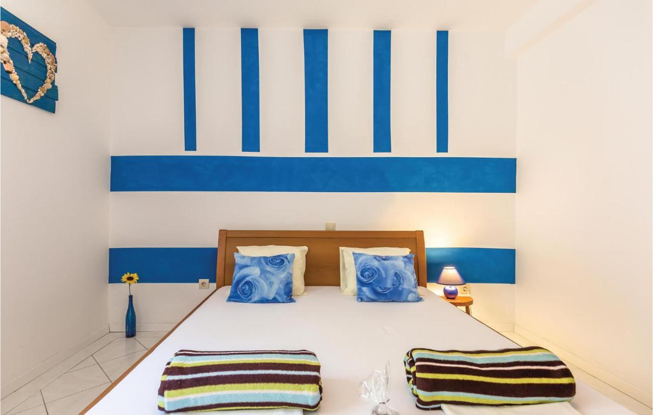 2 Bedroom Beautiful Apartment In Makarska Makarska