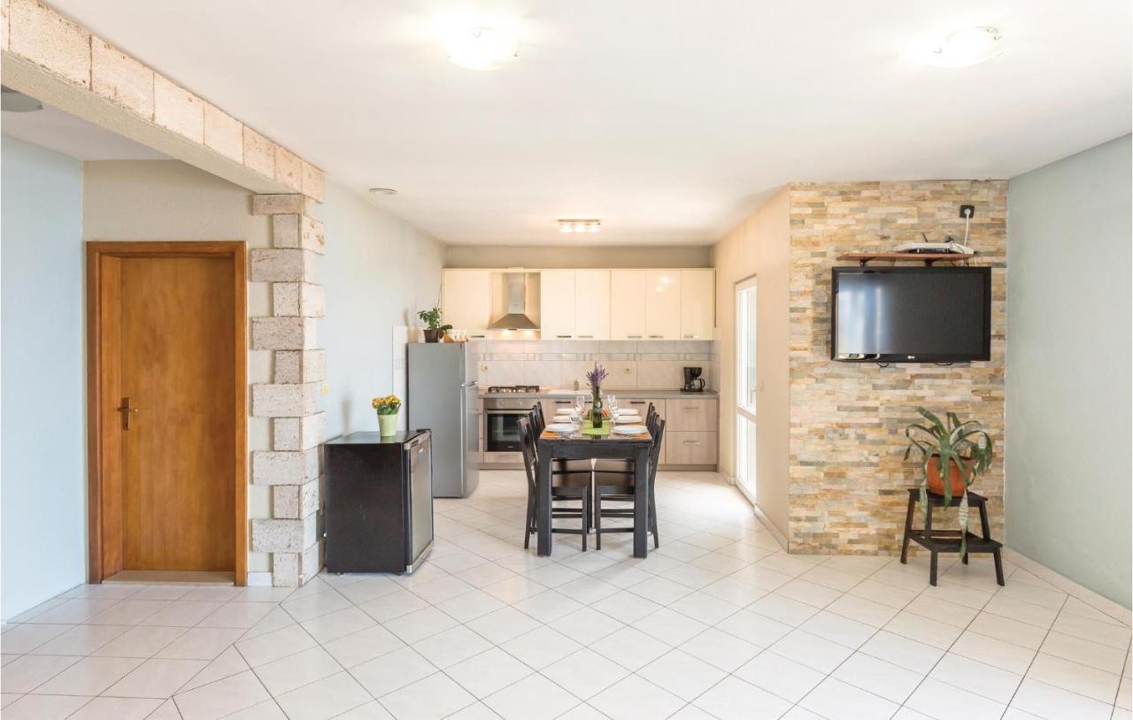 2 Bedroom Beautiful Apartment In Makarska * Makarska